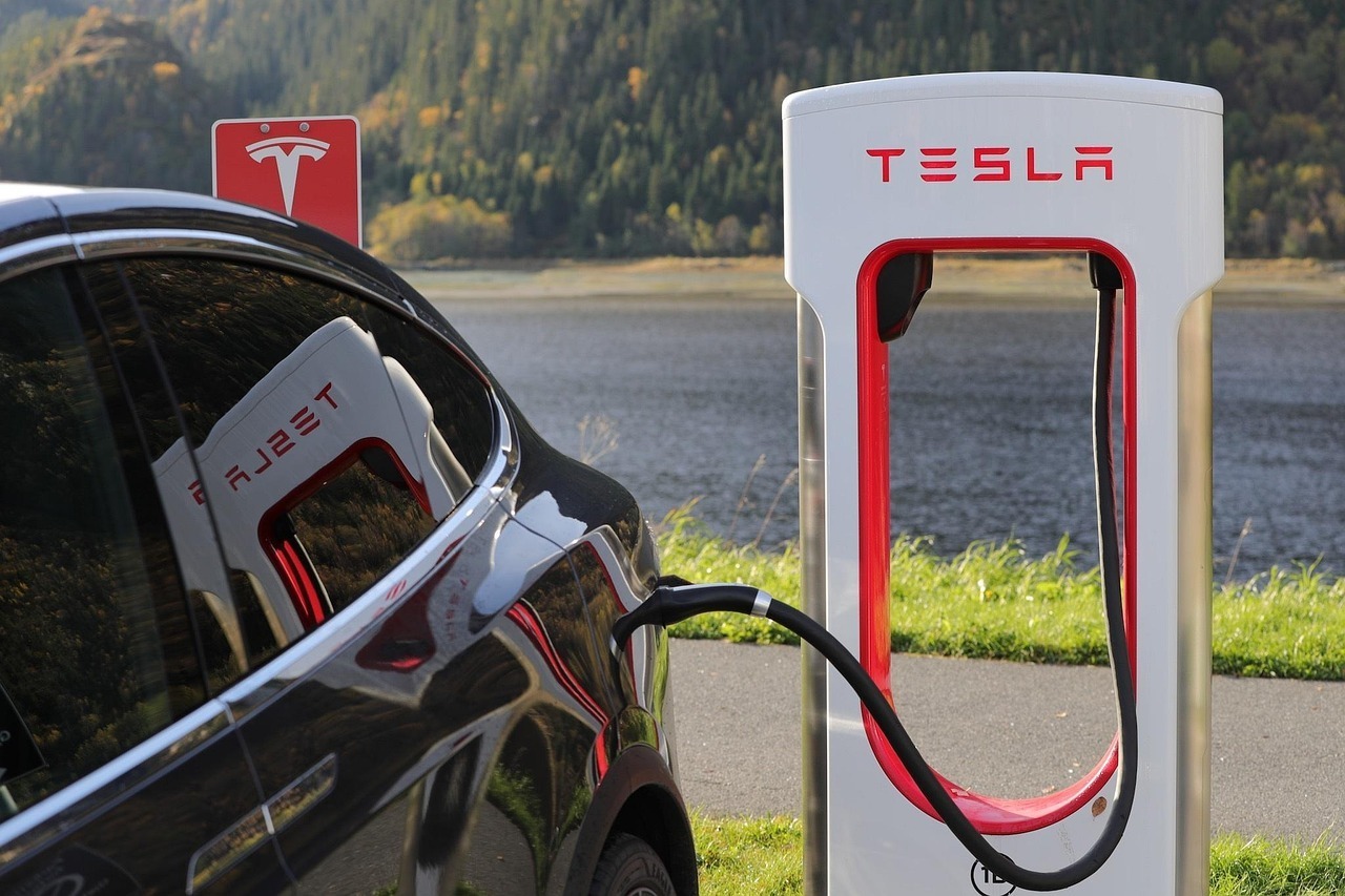 EV Charging Station Near Reno with Dining and Golf
